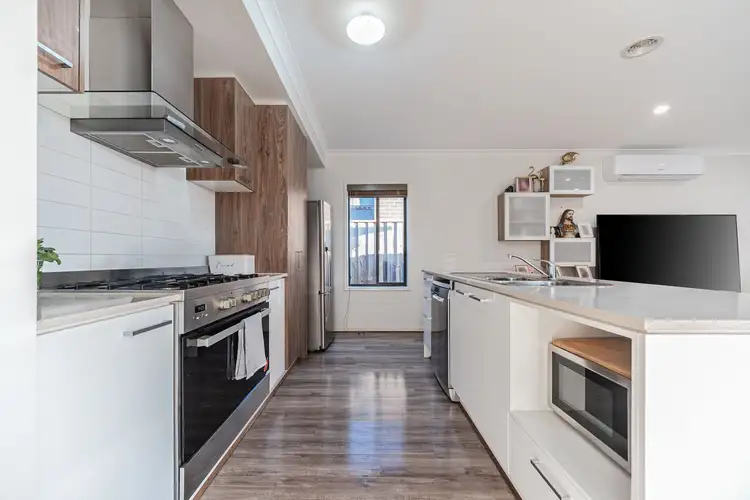 Sixth view of Homely house listing, 32 Rathdowne Drive, Mickleham VIC 3064