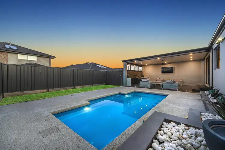 11 Cockatoo Road, Greenvale VIC 3059