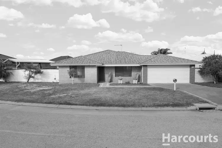 13 Whitegum Pass, Halls Head WA 6210
