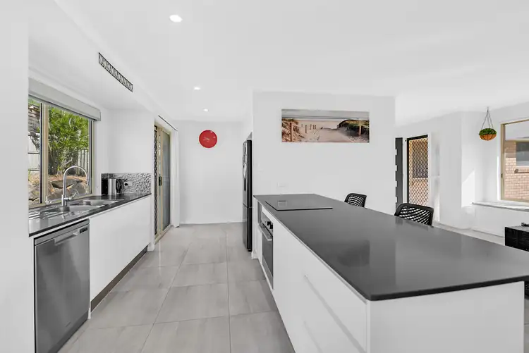 6 Strathalbyn Court, Parkwood QLD 4214