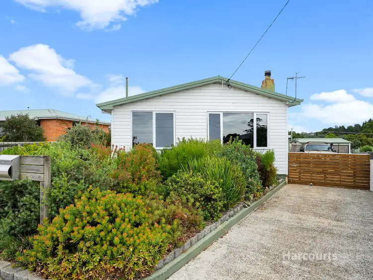 8 Ronald Crescent, Somerset TAS 7322