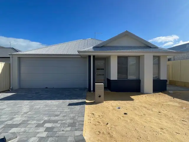 3 Somerset Way, Lakelands WA 6180