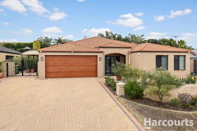 3 Zinnia Lane, Halls Head WA 6210