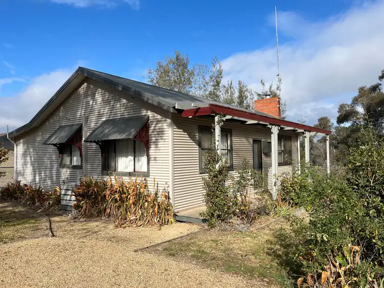 276 Kanumbra - Gobur Road