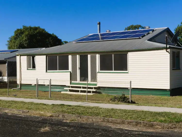 20 Perry Street, Yuleba QLD 4427
