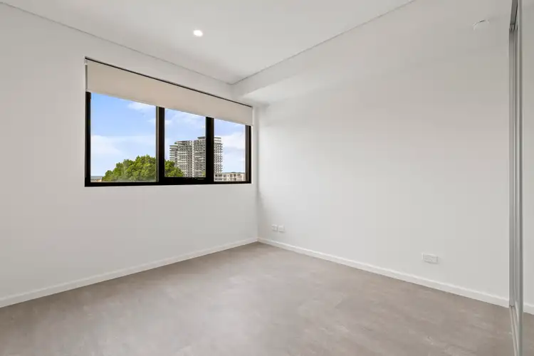 Fifth view of Homely apartment listing, 305/8 Macrae Road, Applecross WA 6153