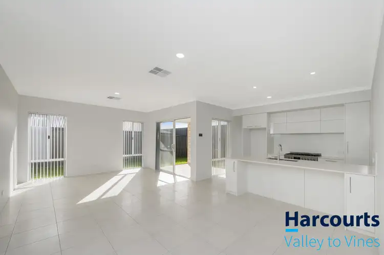 Fourth view of Homely house listing, 2 Wintergreen Way, Bullsbrook WA 6084
