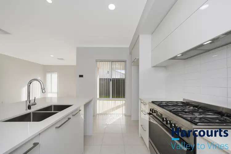 Seventh view of Homely house listing, 2 Wintergreen Way, Bullsbrook WA 6084