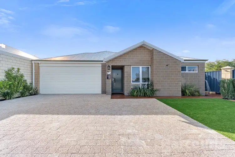15 Malbec Court, Pearsall WA 6065