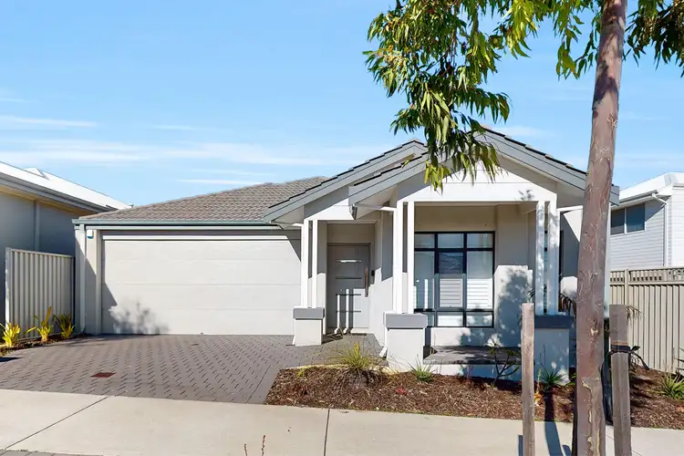 4 Tawny Way