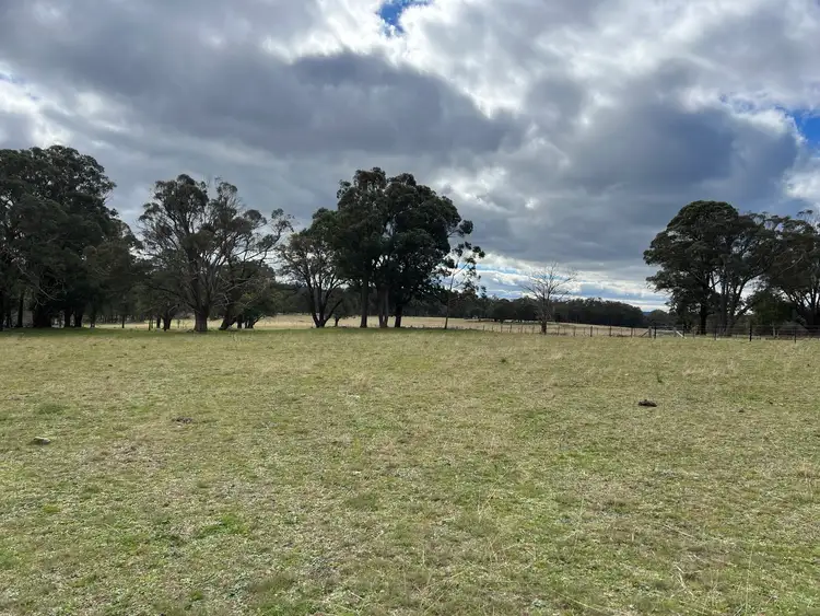 # Coopers Road, Red Range NSW 2370