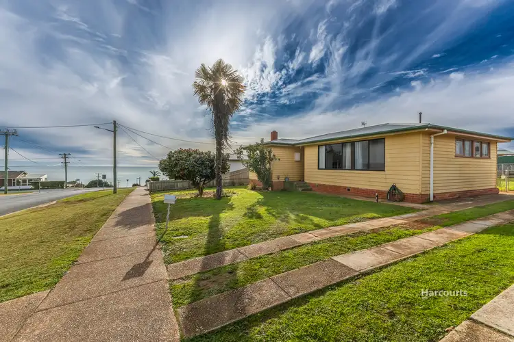 71 South Road, Penguin TAS 7316