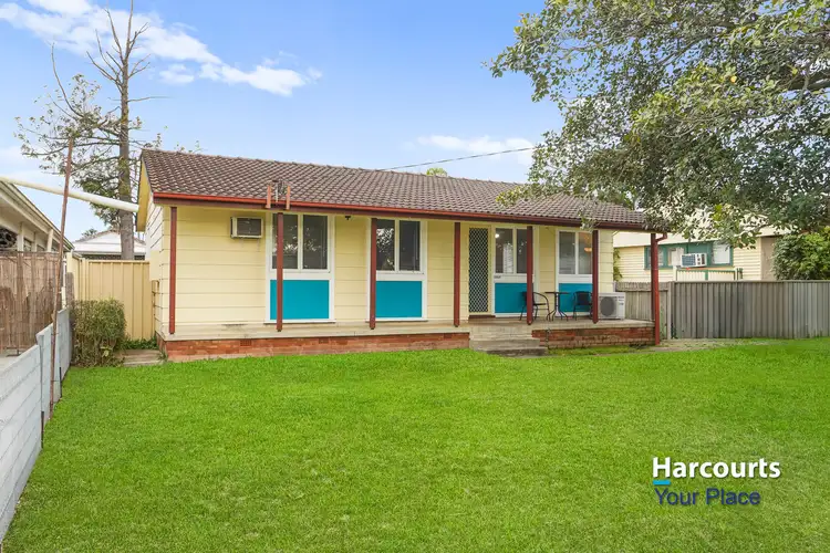 50 Sandakan Crescent, Lethbridge Park NSW 2770