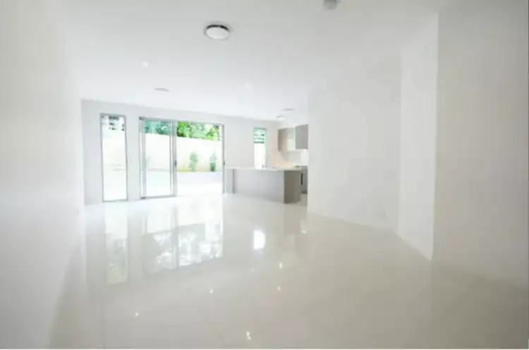 2/99A Grosvenor Street, Balmoral QLD 4171