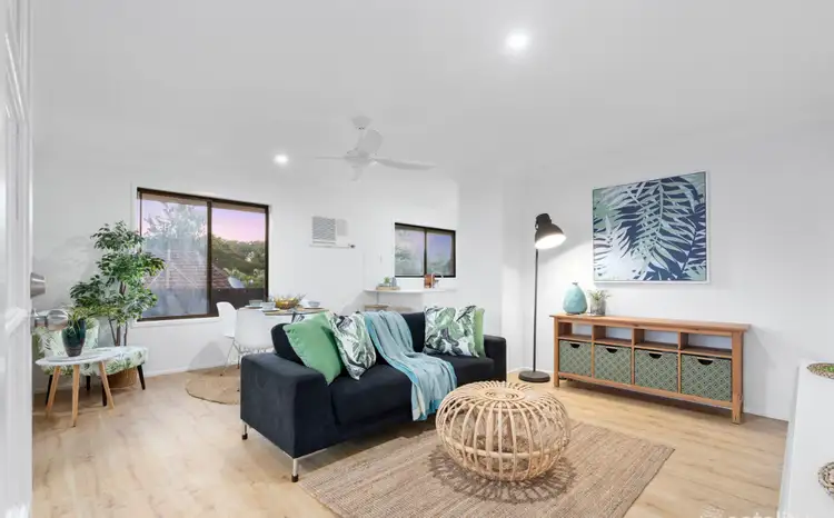1/4 Melrose Place, Southport QLD 4215