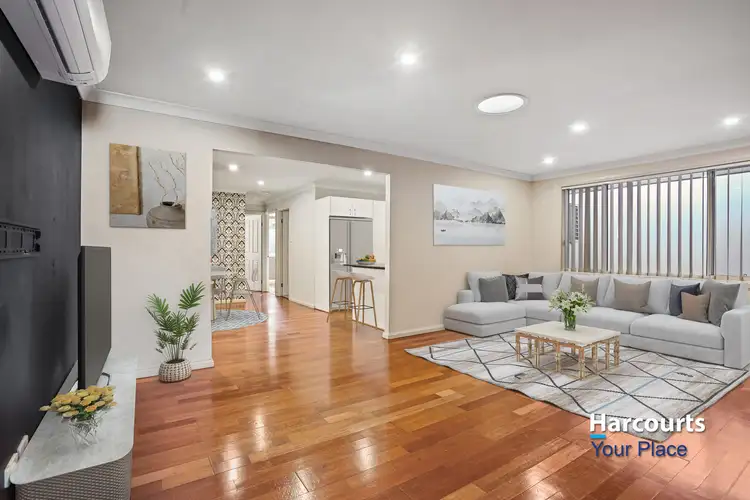10 Woolls Crescent, Ropes Crossing NSW 2760