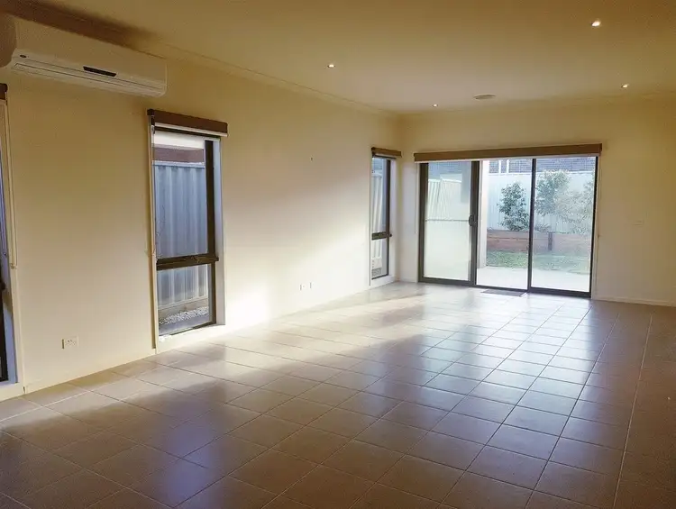 Fifth view of Homely house listing, 14 Pearl Drive, Craigieburn VIC 3064