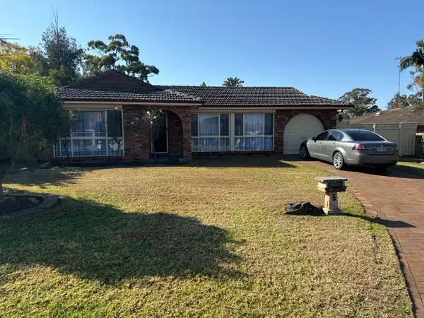 5 Pinto Place, St Clair NSW 2759