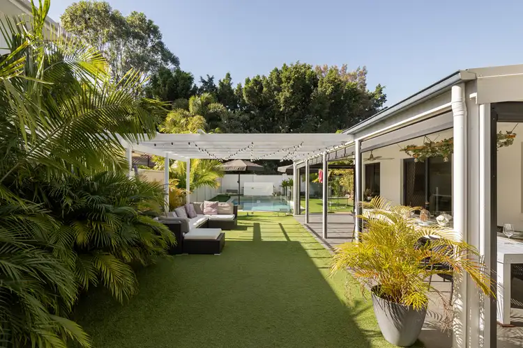 18 Freya Court, Newport QLD 4020