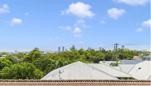 5 Marshall Avenue, Seven Hills QLD 4170