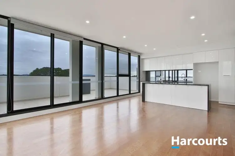 402/3 Red Hill Terrace, Doncaster East VIC 3109
