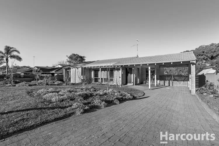 8 Sandford Crescent, Halls Head WA 6210