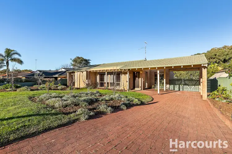 8 Sandford Crescent, Halls Head WA 6210