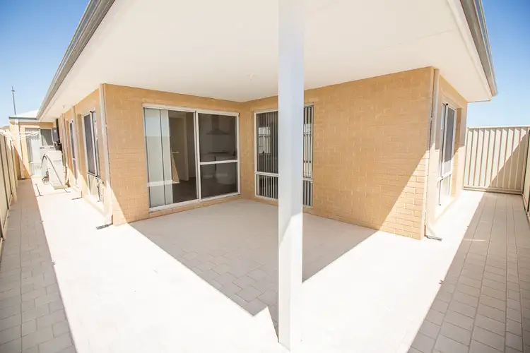 8 Rock Way, Alkimos WA 6038
