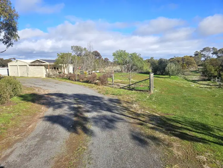 29 Elizabeth Street, Donald VIC 3480
