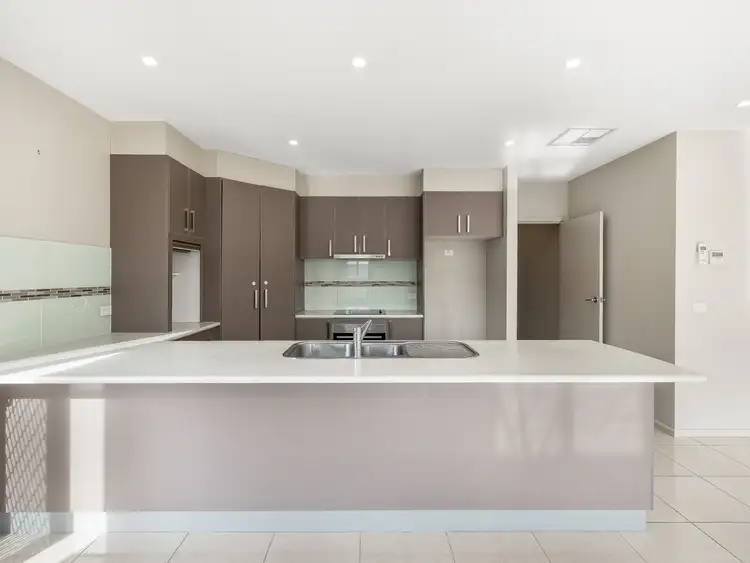 Second view of Homely house listing, 3/21 Thomson Street, Wangaratta VIC 3677