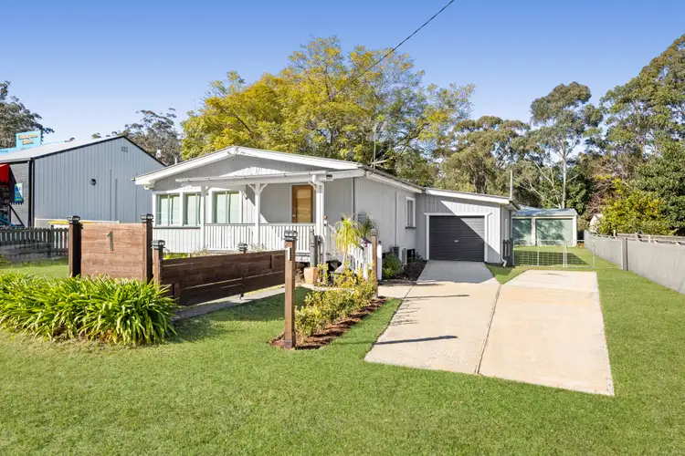 1 Station Street, Hampton QLD 4352