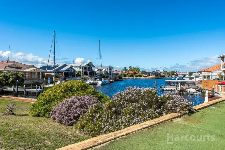 15 Parkwater Cove, Halls Head WA 6210