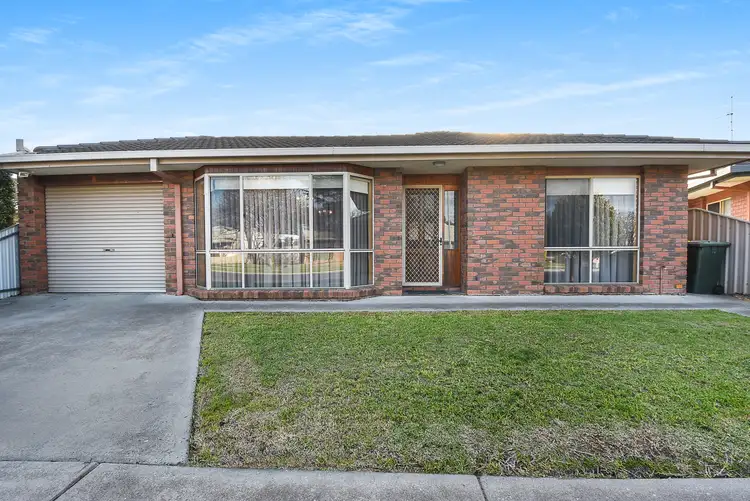 13 Selkirk Drive, Horsham VIC 3400