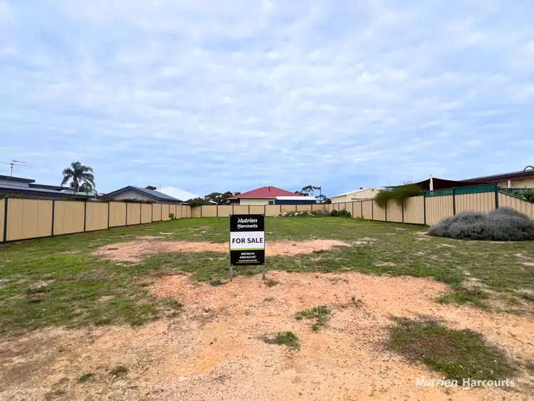 12 McGinniss Way, Merredin WA 6415