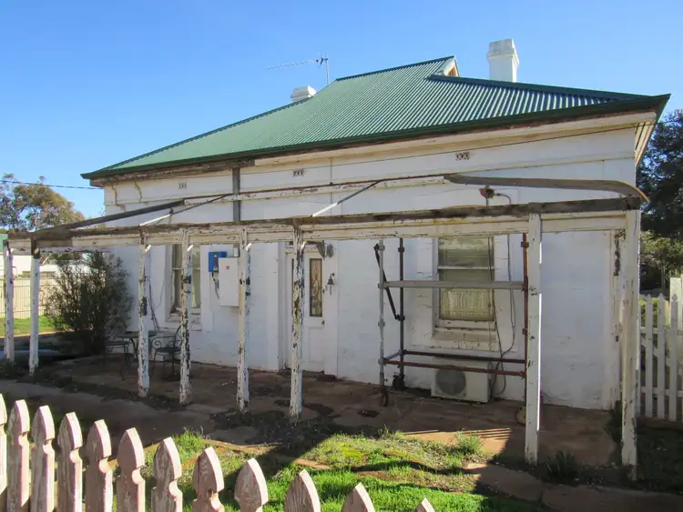 35 Bourke Street, Peterborough SA 5422