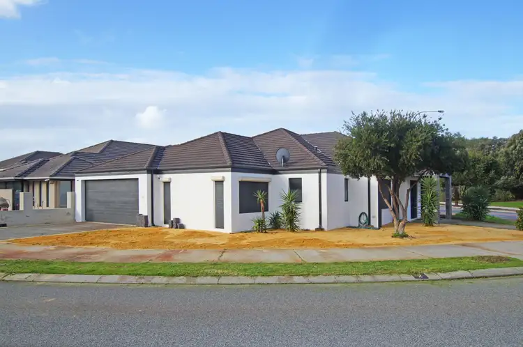 2 Lavender Chase, Darch WA 6065