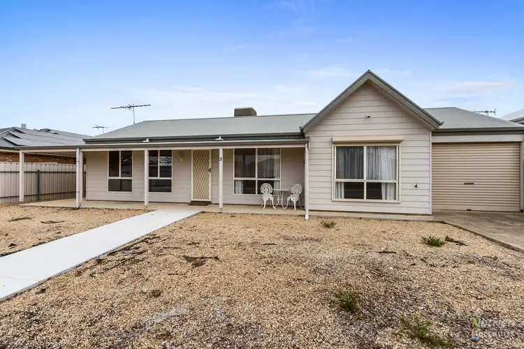 3 Cairns Crescent, Riverton SA 5412