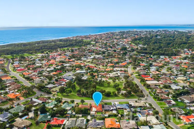 7 Silvertop Avenue, Halls Head WA 6210
