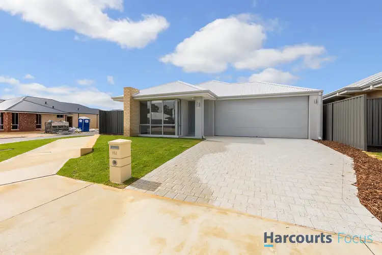 352 Lake Valley Drive, Lakelands WA 6180