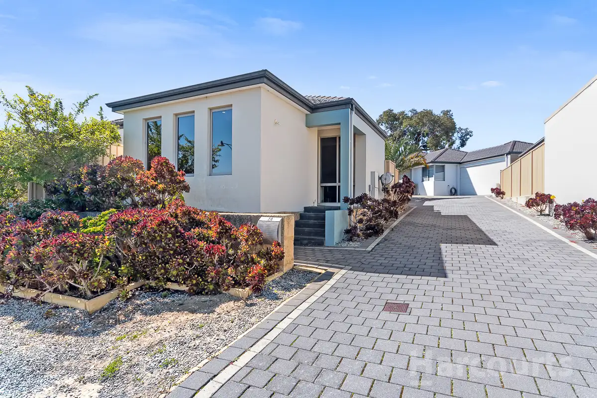 Main view of Homely unit listing, 1A Cetara Chase, Sinagra WA 6065