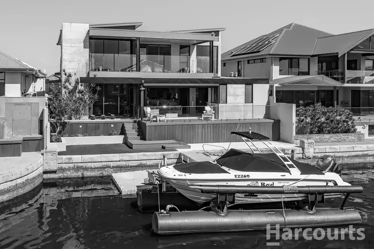 8 Twilight Court, Dudley Park WA 6210