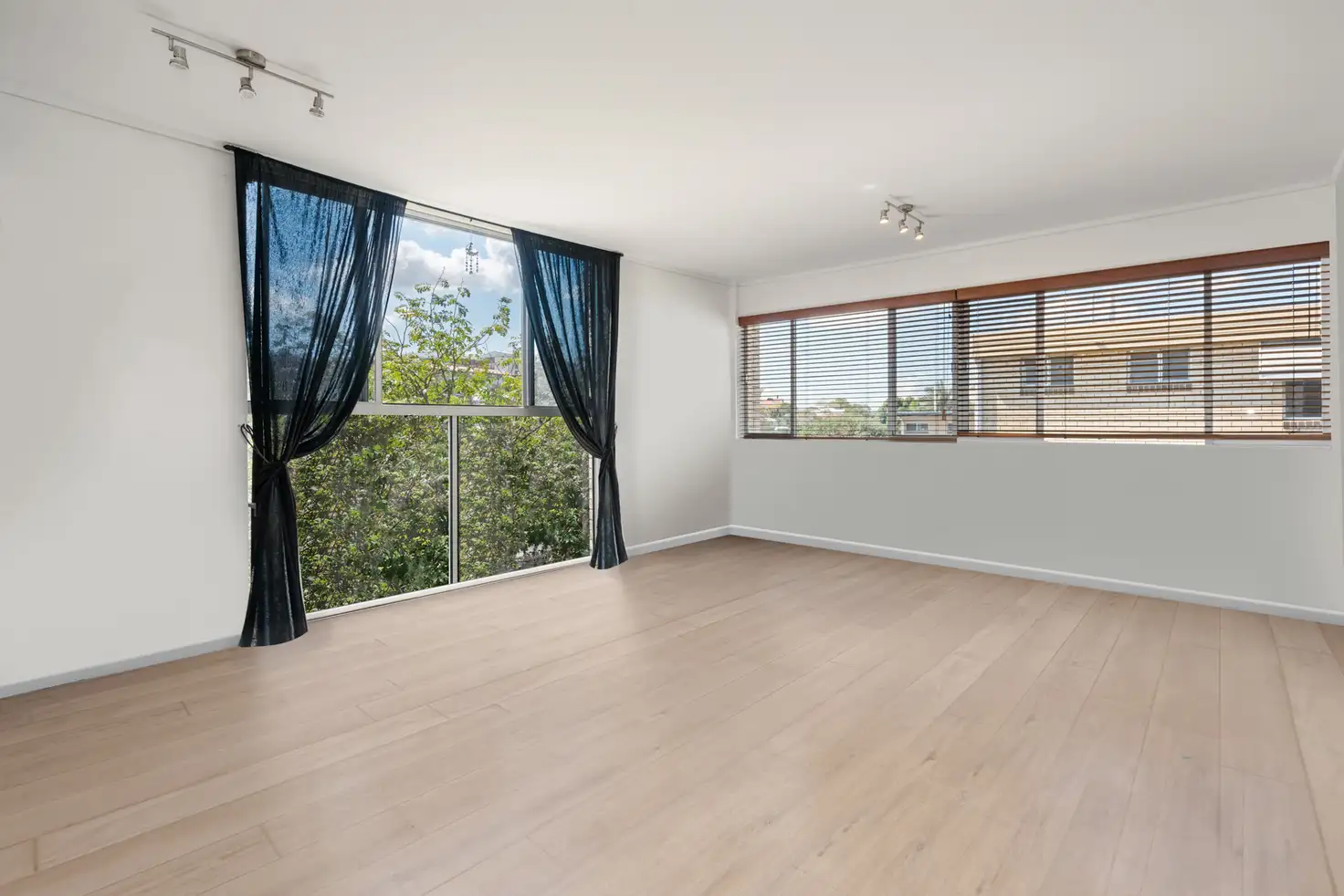 Main view of Homely unit listing, 2/37 Reeve Street, Clayfield QLD 4011