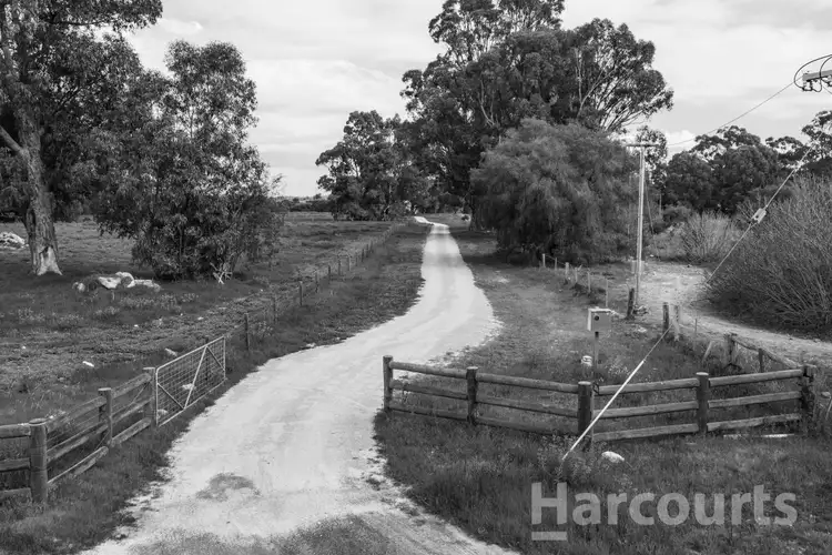 306 Newnham Road, Lake Clifton WA 6215