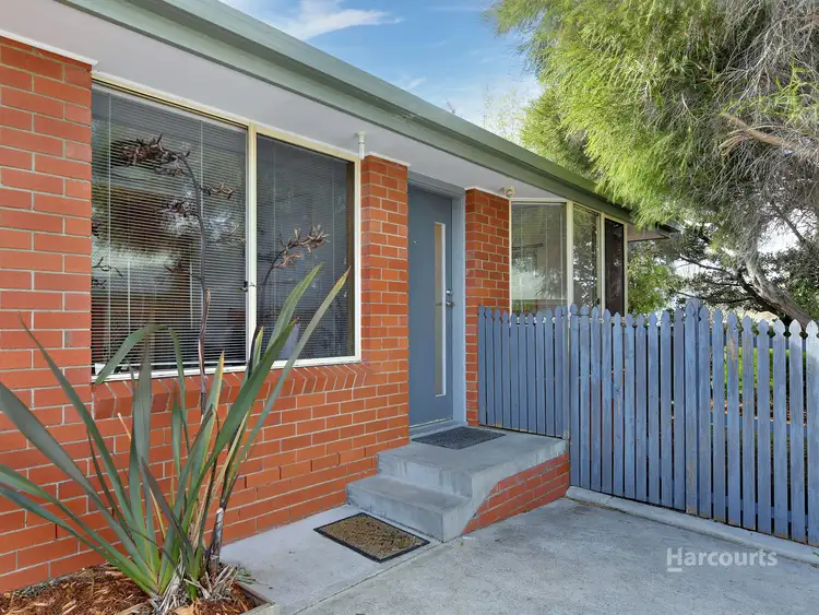 22 Dossiter Street