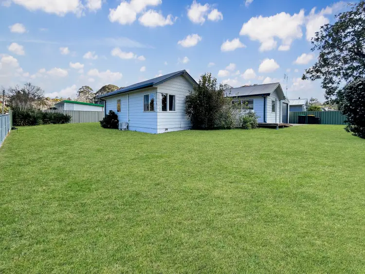 6 Bavarde Avenue, Batemans Bay NSW 2536