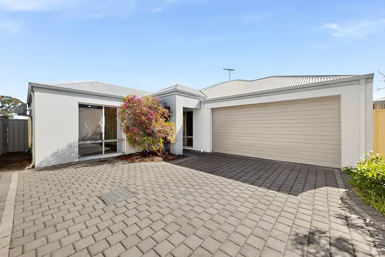 24 Hoypoy Gardens, Darch WA 6065