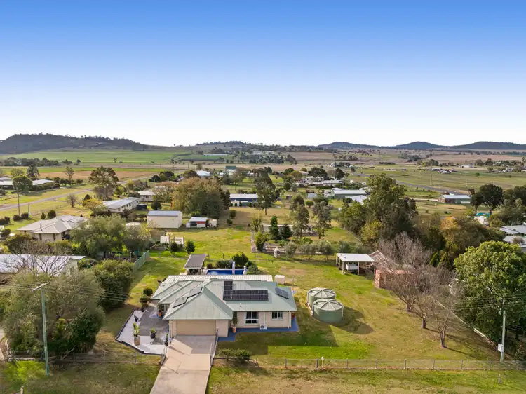 4 Leslie Street, East Greenmount QLD 4359