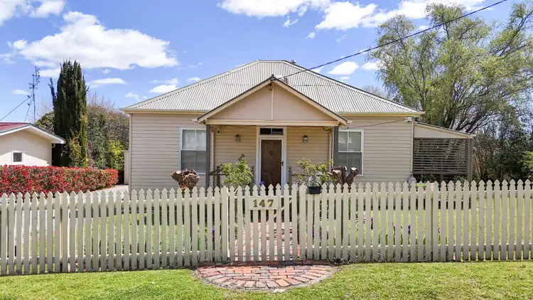 147 Bulwer Street, Tenterfield NSW 2372