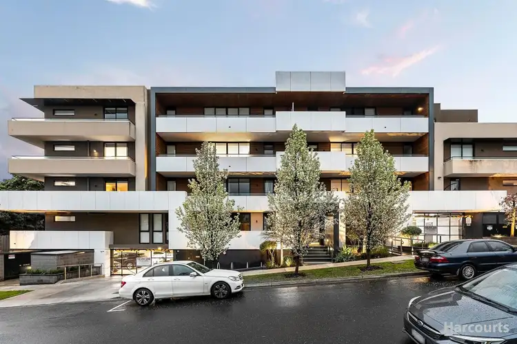 8 Hepburn Road