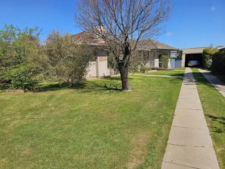 192 Woods Street, Donald VIC 3480